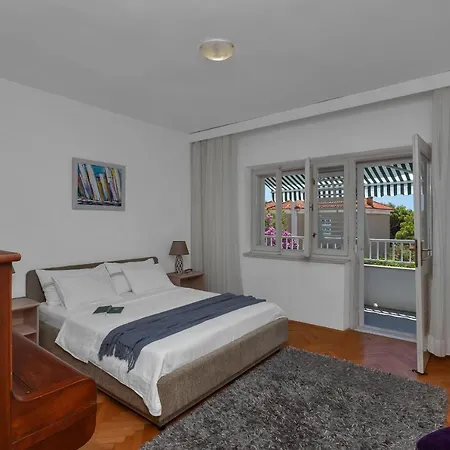 Beach Apartments * Makarska