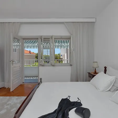 Beach Apartments * Makarska